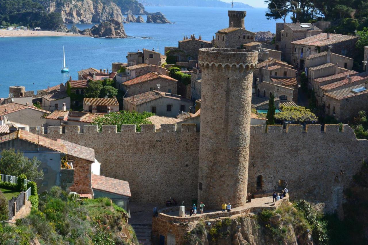 Apartamento Pau Picasso Con Terraza Tossa De Mar Bagian luar foto